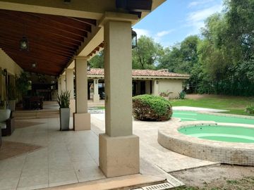EN VENTA COUNTRY EL BOSQUE CASA CATEGORÍA 2 PLANTAS 5 DORMITORIOS  ZONA NORTE