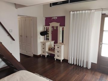 EN VENTA COUNTRY EL BOSQUE CASA CATEGORÍA 2 PLANTAS 5 DORMITORIOS  ZONA NORTE