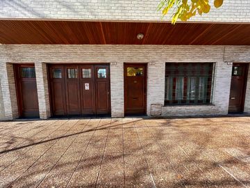 PH AL FRENTE CON JARDIN Y QUINCHO EN SAN MARTIN - APTO CREDITO