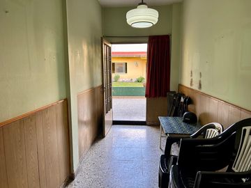 PH AL FRENTE CON JARDIN Y QUINCHO EN SAN MARTIN - APTO CREDITO