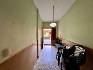 PH AL FRENTE CON JARDIN Y QUINCHO EN SAN MARTIN - APTO CREDITO