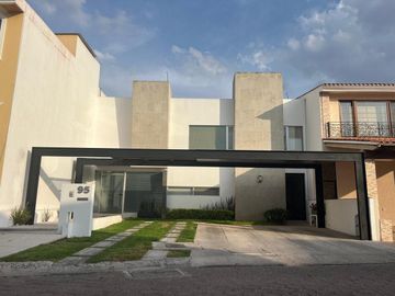 Casa de Reconocido Arquitecto en Alamos Segunda Seccion