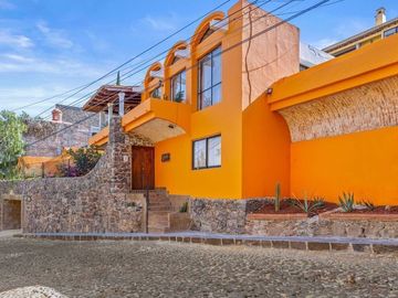 En Venta Casa en San Miguel de Allende | A 6 Min del Centro | Alberca y Terraza