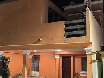 SE VENDE CASA EN VILLA FLORENCIA, CARMEN, CAMPECHE