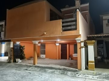 SE VENDE CASA EN VILLA FLORENCIA, CARMEN, CAMPECHE