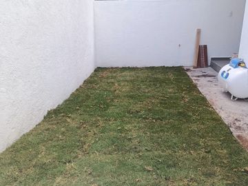 Se Vende Casa en Juriquilla, 3 Recamaras, Jardín, 2.5 Baños, Roof Garden, LUJO!