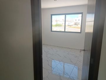 Se Vende Casa en Juriquilla, 3 Recamaras, Jardín, 2.5 Baños, Roof Garden, LUJO!