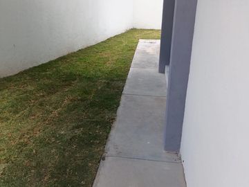 Se Vende Casa en Juriquilla, 3 Recamaras, Jardín, 2.5 Baños, Roof Garden, LUJO!