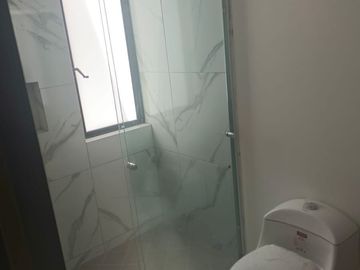 Se Vende Casa en Juriquilla, 3 Recamaras, Jardín, 2.5 Baños, Roof Garden, LUJO!