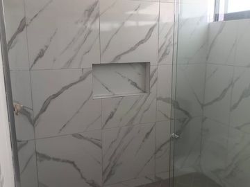 Se Vende Casa en Juriquilla, 3 Recamaras, Jardín, 2.5 Baños, Roof Garden, LUJO!