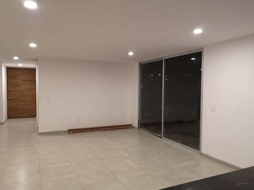 Linda Casa en Real de Juriquilla con Alberca Propia, Roof Garden, Jardín..