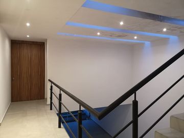 Linda Casa en Real de Juriquilla con Alberca Propia, Roof Garden, Jardín..