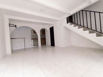 Se Vende Casa En Villa Del Prado 4 Pisos