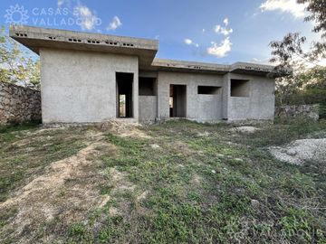 Casa en venta en Tikuch (obra gris)