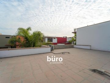 PRECIOSA CASA EN ALQUILER EN CONDOMINIO PRIVADO DE 4 DORMITORIOS, JARDÍN, SURCO