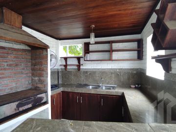 VENTA DE HOSTAL SAN CLEMENTE MANABÍ