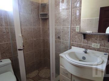 VENTA DE HOSTAL SAN CLEMENTE MANABÍ