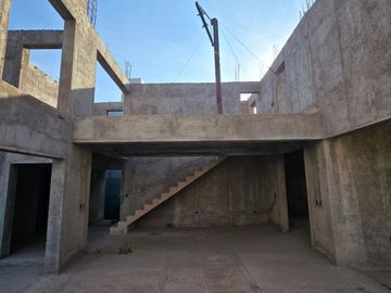 Casa en venta de 4 dormitorios c/ cochera en Maipú