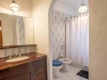VENTA CASA LARENA 5 dorm, doble lote vista al Golf