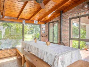 VENTA CASA LARENA 5 dorm, doble lote vista al Golf