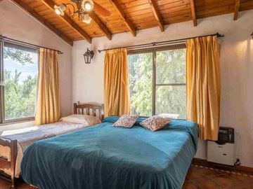 VENTA CASA LARENA 5 dorm, doble lote vista al Golf
