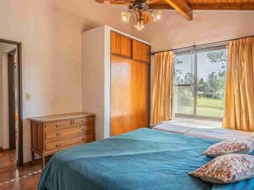 VENTA CASA LARENA 5 dorm, doble lote vista al Golf