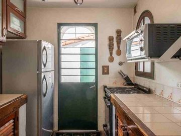 VENTA CASA LARENA 5 dorm, doble lote vista al Golf