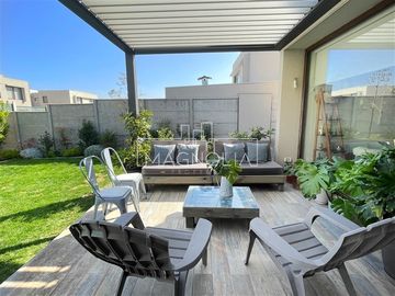Casa en Venta en avenida santa maria