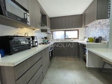 Casa en Venta en avenida santa maria