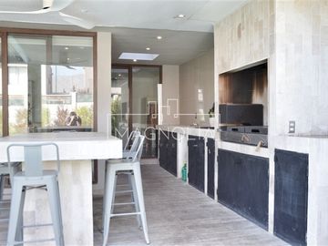 Casa en Venta en avenida santa maria