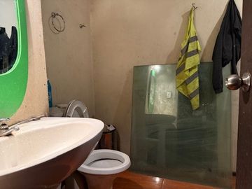 Casa en Venta en Oportunidad inversionistas: Propiedad industrial con uso mixto (Residencial/Bodegaje). Padre Orellana, Maule con Portugal