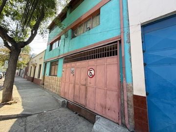 Casa en Venta en Oportunidad inversionistas: Propiedad industrial con uso mixto (Residencial/Bodegaje). Padre Orellana, Maule con Portugal
