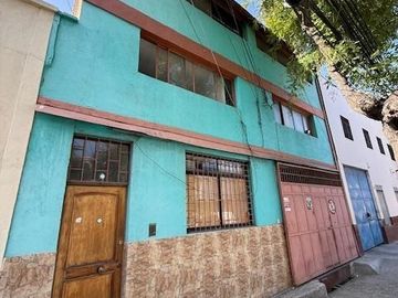 Casa en Venta en Oportunidad inversionistas: Propiedad industrial con uso mixto (Residencial/Bodegaje). Padre Orellana, Maule con Portugal