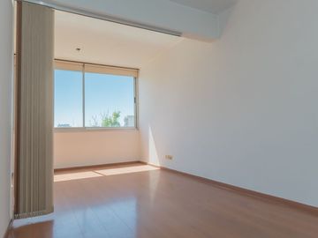 DEPARTAMENTO MONOAMBIENTE VENTA V. URQUIZA COCHERA