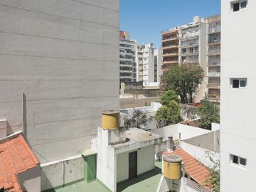 DEPARTAMENTO MONOAMBIENTE VENTA V. URQUIZA COCHERA