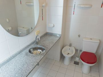 DEPARTAMENTO MONOAMBIENTE VENTA V. URQUIZA COCHERA