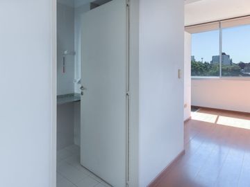 DEPARTAMENTO MONOAMBIENTE VENTA V. URQUIZA COCHERA