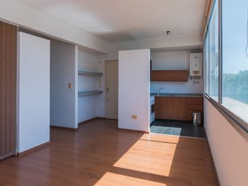DEPARTAMENTO MONOAMBIENTE VENTA V. URQUIZA COCHERA