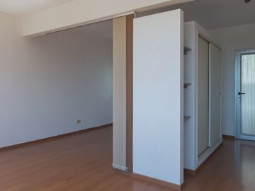 DEPARTAMENTO MONOAMBIENTE VENTA V. URQUIZA COCHERA