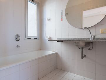 DEPARTAMENTO MONOAMBIENTE VENTA V. URQUIZA COCHERA