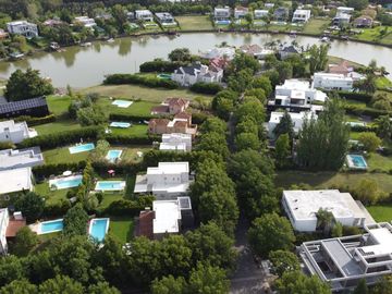 Venta Casa 4 ambientes en Tigre