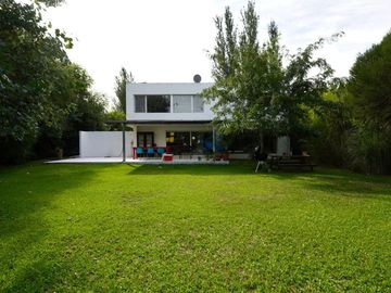 Venta Casa 4 ambientes en Tigre
