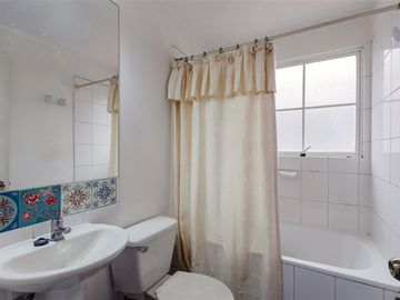 Casa en Venta en Excelente casa Valle Lo Campino