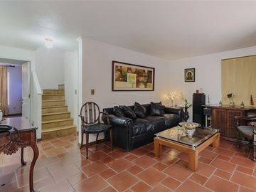 Casa en Venta en Excelente casa Valle Lo Campino