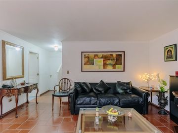 Casa en Venta en Excelente casa Valle Lo Campino