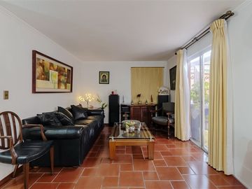 Casa en Venta en Excelente casa Valle Lo Campino