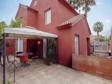 Casa en Venta en Excelente casa Valle Lo Campino