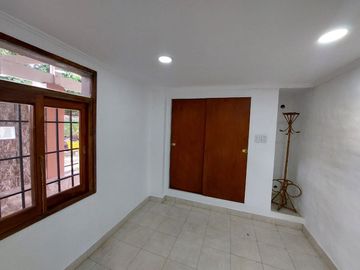 PH 3 AMBIENTES CON JARDÍN Y COCHERA, CASTELAR NOR