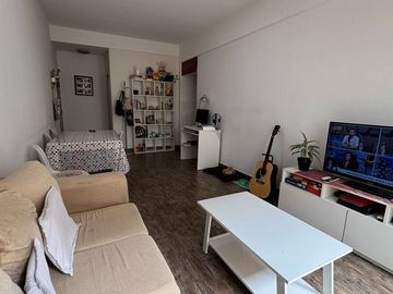 Departamento 2 ambientes con patio y baulera