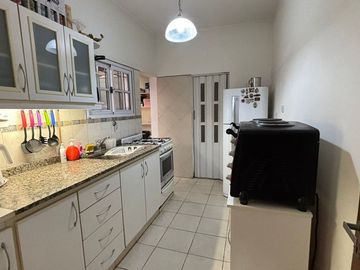 Departamento 2 ambientes con patio y baulera